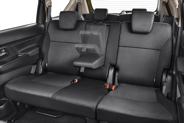 SuzukiErtiga2ndRowArmRest_GX